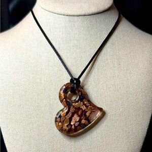 V002. Vintage Glass Shimmer Pendant Necklace